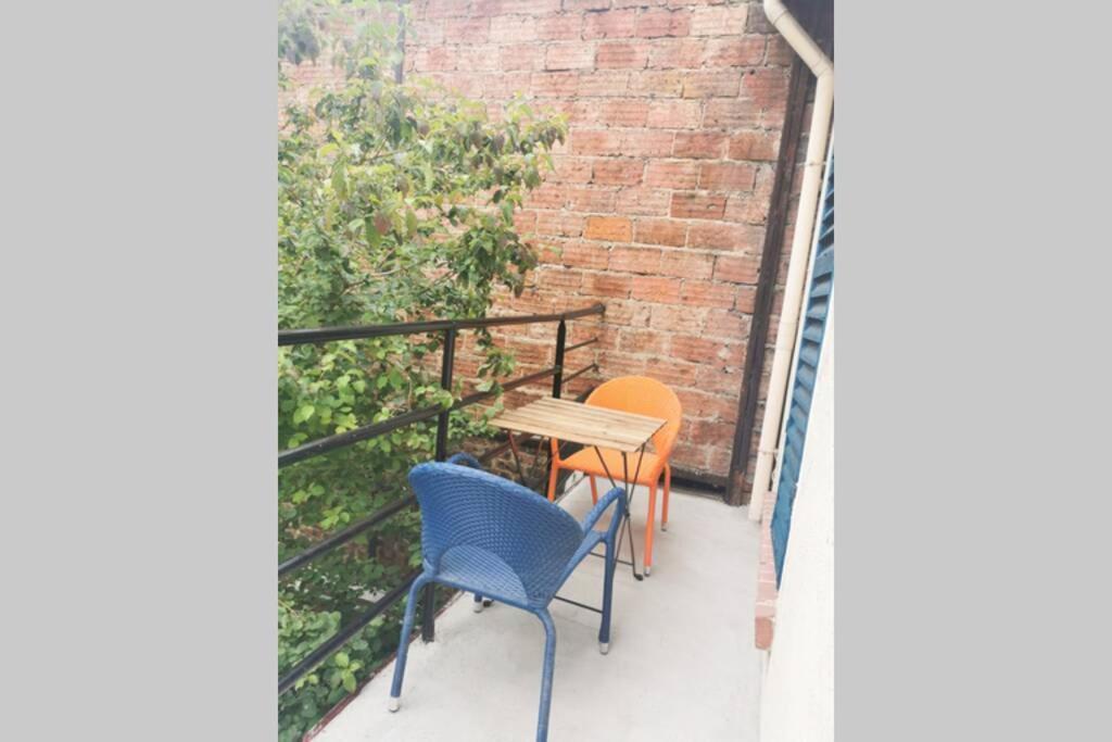 Joli appartement à 2 pas de Paris Bagnolet Exterior foto